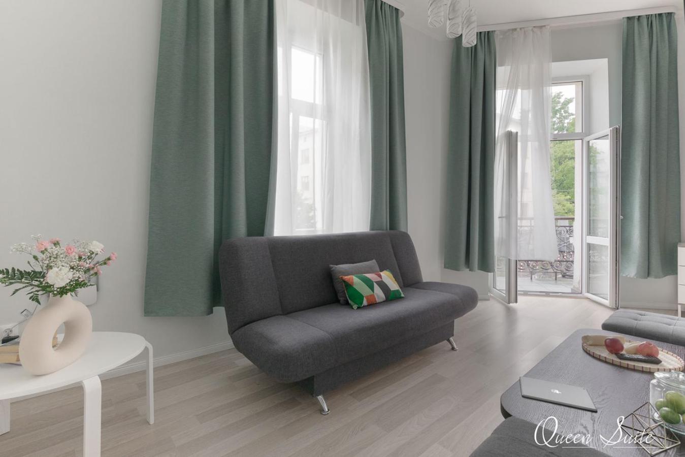 Queen Suite